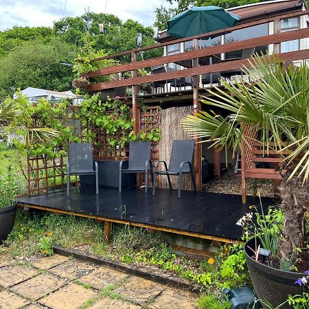 Private Holiday Home In Calm Site Wootton Bridge  Exterior photo